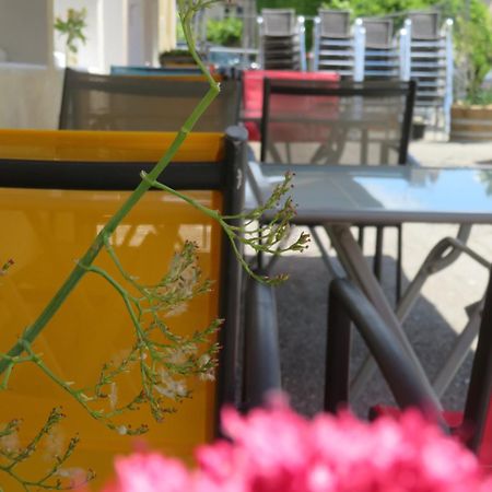 Auberge De La Petite Casserole Revest-des-Brousses Exterior foto